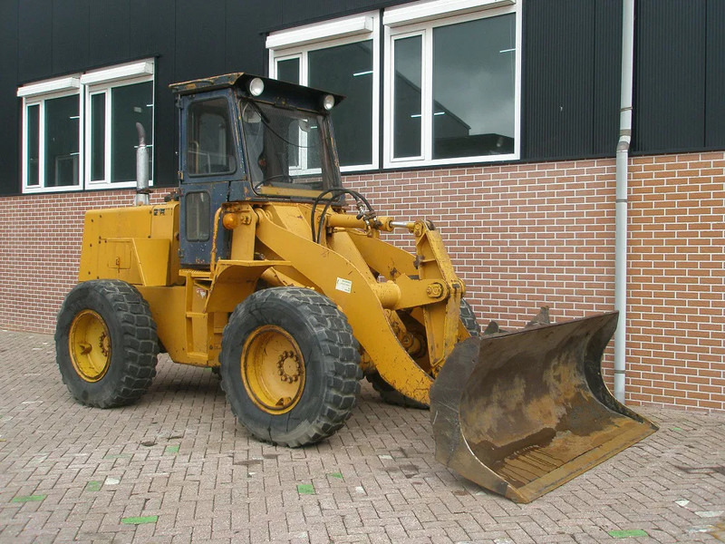 Komatsu W40-2 - Chargeuse sur pneus: photos 4 Komatsu W40-2 - Chargeuse sur pneus: photos 4