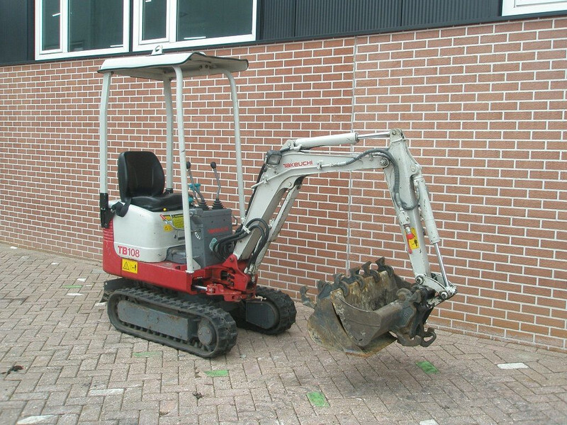 Takeuchi TB108 - Mini pelle: photos 3 Takeuchi TB108 - Mini pelle: photos 3