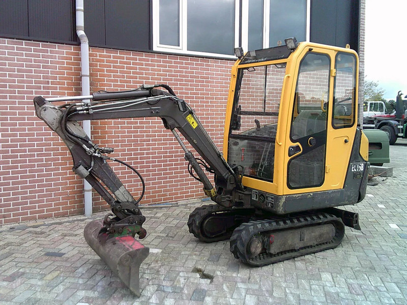 Volvo EC15B - Mini pelle: photos 1 Volvo EC15B - Mini pelle: photos 1