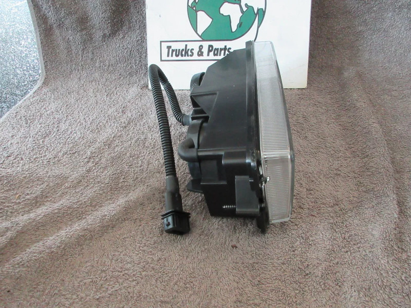 DAF 1328860 MISTLAMP DAF XF CF LF EURO 3 NIEUWE !!! LINKS - Feu anti-brouillard pour Camion: photos 2 DAF 1328860 MISTLAMP DAF XF CF LF EURO 3 NIEUWE !!! LINKS - Feu anti-brouillard pour Camion: photos 2