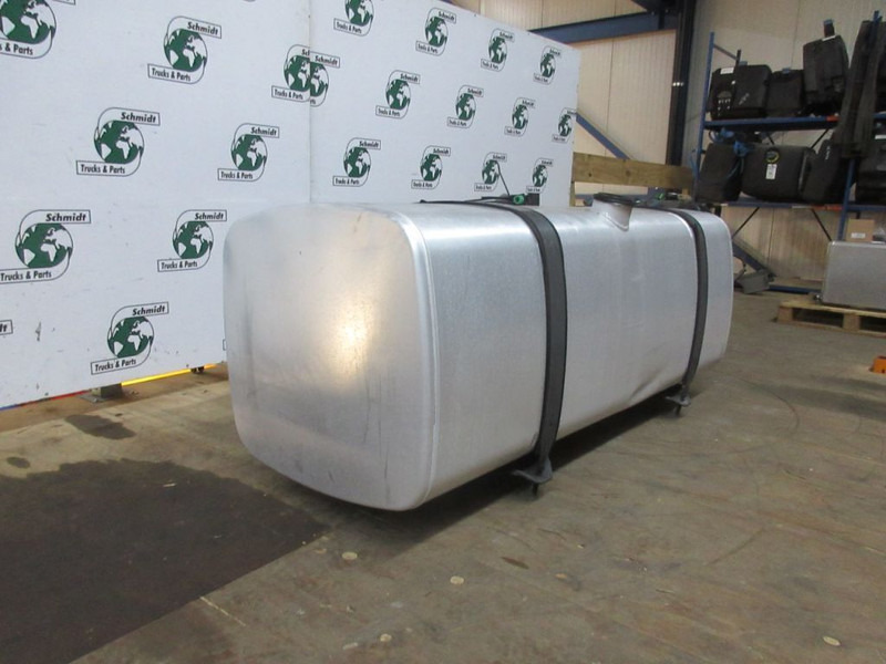 DAF 1681826 BRANDSTOFTANK DAF XF CF 620L EURO 6 - Réservoir de carburant pour Camion: photos 3 DAF 1681826 BRANDSTOFTANK DAF XF CF 620L EURO 6 - Réservoir de carburant pour Camion: photos 3