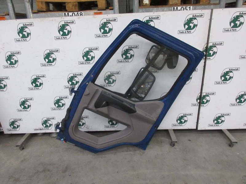 DAF 1715427 DEUR RECHTS LF 290 EURO 6 MET RAAM - Portière et pièces pour Camion: photos 2 DAF 1715427 DEUR RECHTS LF 290 EURO 6 MET RAAM - Portière et pièces pour Camion: photos 2