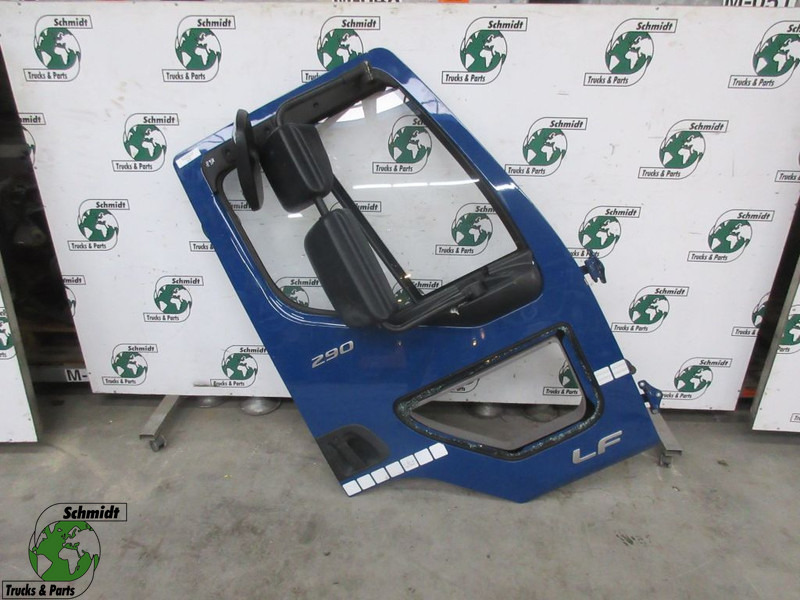 DAF 1715427 DEUR RECHTS LF 290 EURO 6 MET RAAM - Portière et pièces pour Camion: photos 1 DAF 1715427 DEUR RECHTS LF 290 EURO 6 MET RAAM - Portière et pièces pour Camion: photos 1
