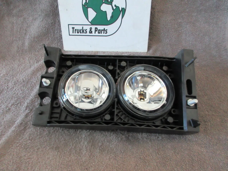 DAF 1725272 // 1725270 // 1725271 // 1725273 MISTLAMP NIEUWE LINKS & RECHTS DAF XF CF LF EURO 5 - Feu anti-brouillard pour Camion: photos 3 DAF 1725272 // 1725270 // 1725271 // 1725273 MISTLAMP NIEUWE LINKS & RECHTS DAF XF CF LF EURO 5 - Feu anti-brouillard pour Camion: photos 3