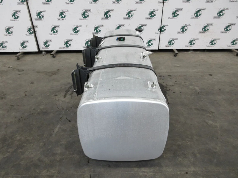 DAF 1944800 DIESELTANK DAF XF CF 480 EURO 6 845 LITER MODEL 2020 - Réservoir de carburant pour Camion: photos 4 DAF 1944800 DIESELTANK DAF XF CF 480 EURO 6 845 LITER MODEL 2020 - Réservoir de carburant pour Camion: photos 4