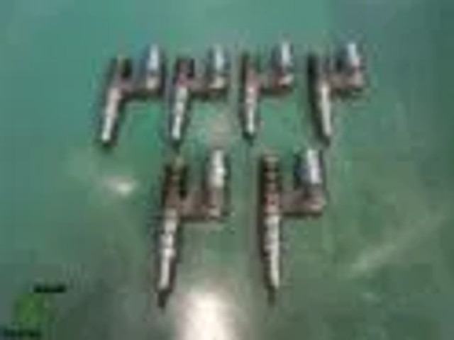 Iveco 504100287 // BOSCH NR. 0414 700 006 CUSOR 8 MOTOR INJECTORS EURO 5 - Filtre à carburant pour Camion: photos 3 Iveco 504100287 // BOSCH NR. 0414 700 006 CUSOR 8 MOTOR INJECTORS EURO 5 - Filtre à carburant pour Camion: photos 3