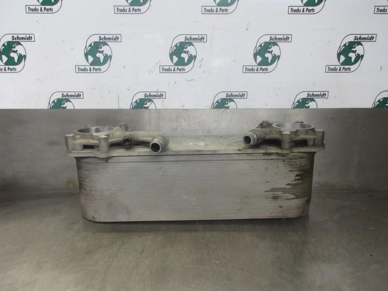 MAN 51.09500-7168 / 7196 // OLIE KOELER D 2676LF46 // 26 TGX TGS - Moteur et pièces pour Camion: photos 4 MAN 51.09500-7168 / 7196 // OLIE KOELER D 2676LF46 // 26 TGX TGS - Moteur et pièces pour Camion: photos 4