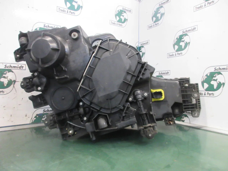 Mercedes-Benz A 960 820 02 39 KOPLAMP MERCEDES 1845 MP4 EURO 6 LINKS - Feu avant pour Camion: photos 3 Mercedes-Benz A 960 820 02 39 KOPLAMP MERCEDES 1845 MP4 EURO 6 LINKS - Feu avant pour Camion: photos 3