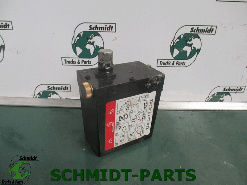 Renault 7421726535 Kantel Pomp - Hydraulique pour Camion: photos 1 Renault 7421726535 Kantel Pomp - Hydraulique pour Camion: photos 1