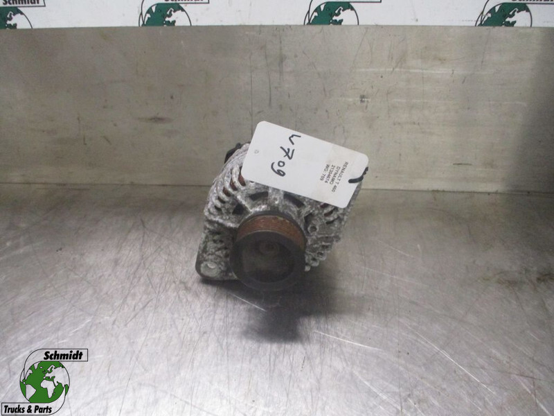 Renault T SERIE 21304674 DYNAMO - Alternateur pour Camion: photos 1 Renault T SERIE 21304674 DYNAMO - Alternateur pour Camion: photos 1