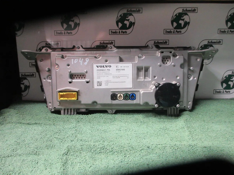 Volvo 23595812 INSTRUMENTENPANEEL VOLVO FM 330 EURO 6 MODEL 2023 - Panel de instrumentos pour Camion: photos 2 Volvo 23595812 INSTRUMENTENPANEEL VOLVO FM 330 EURO 6 MODEL 2023 - Panel de instrumentos pour Camion: photos 2