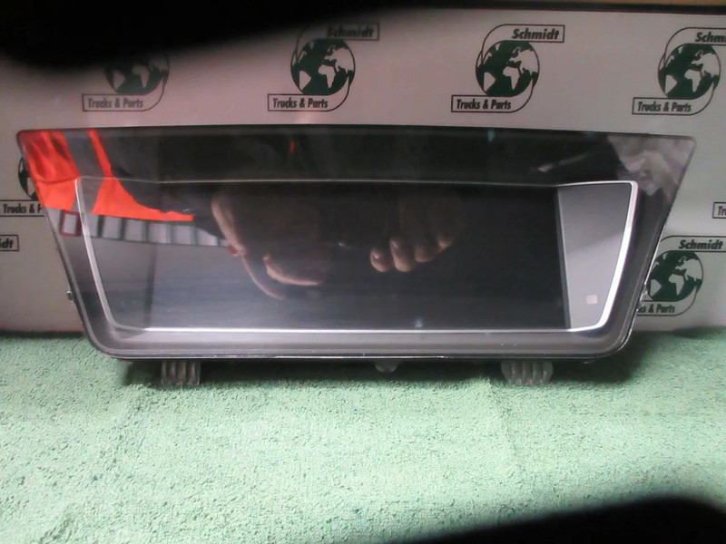 Volvo 23595812 INSTRUMENTENPANEEL VOLVO FM 330 EURO 6 MODEL 2023 - Panel de instrumentos pour Camion: photos 3 Volvo 23595812 INSTRUMENTENPANEEL VOLVO FM 330 EURO 6 MODEL 2023 - Panel de instrumentos pour Camion: photos 3