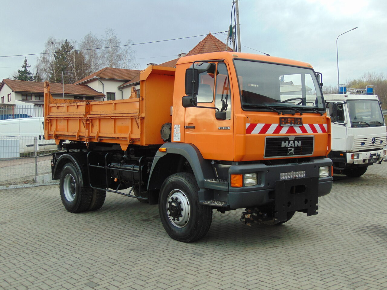 MAN 18-224 4x4 KIPER - Camion benne: photos 2 MAN 18-224 4x4 KIPER - Camion benne: photos 2