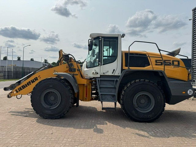 Liebherr L550 Xpower - Chargeuse sur pneus: photos 1 Liebherr L550 Xpower - Chargeuse sur pneus: photos 1