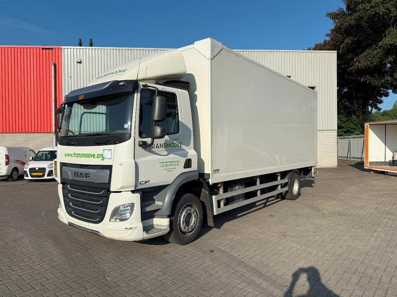 DAF CF 230 / ENGINE RUNNING / ONLY:286284 KM / ACC / LWDS / PLATFORM 2000 KG / 3SEATS / AUTOMATIC / EURO-6 / 2018 - Camion fourgon: photos 1 DAF CF 230 / ENGINE RUNNING / ONLY:286284 KM / ACC / LWDS / PLATFORM 2000 KG / 3SEATS / AUTOMATIC / EURO-6 / 2018 - Camion fourgon: photos 1