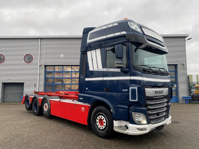 DAF XF106-530 8X2 / AJK HOOKLIFT 25000KG / 9 TON FRONT AXLE / NAVI / ONLY:612482 KM / SSC / AUTOMATIC / EURO-6 / 2019 - Camion ampliroll: photos 2 DAF XF106-530 8X2 / AJK HOOKLIFT 25000KG / 9 TON FRONT AXLE / NAVI / ONLY:612482 KM / SSC / AUTOMATIC / EURO-6 / 2019 - Camion ampliroll: photos 2