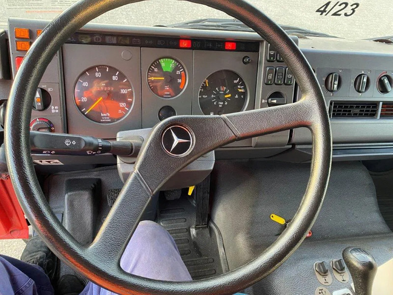 Camion de pompier Mercedes-Benz 1124 AF / 4X4 / GERMAN TRUCK / WATERTANK 2400 LITER+POMP / GOOD CONDITION / ONLY:25235 KM / MARGE / MANUAL / 1996: photos 17