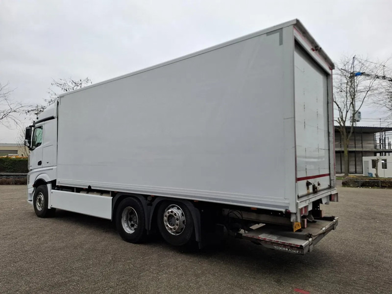 Mercedes-Benz Actros 2843 / NL TRUCK / TUV:08-01-2026 / LIFT+LENKACHSE / SMART TACHO / NAVI / PLATFORM 1500 KG / 2XBED / EURO-6 / 2015 - Camion fourgon: photos 3 Mercedes-Benz Actros 2843 / NL TRUCK / TUV:08-01-2026 / LIFT+LENKACHSE / SMART TACHO / NAVI / PLATFORM 1500 KG / 2XBED / EURO-6 / 2015 - Camion fourgon: photos 3