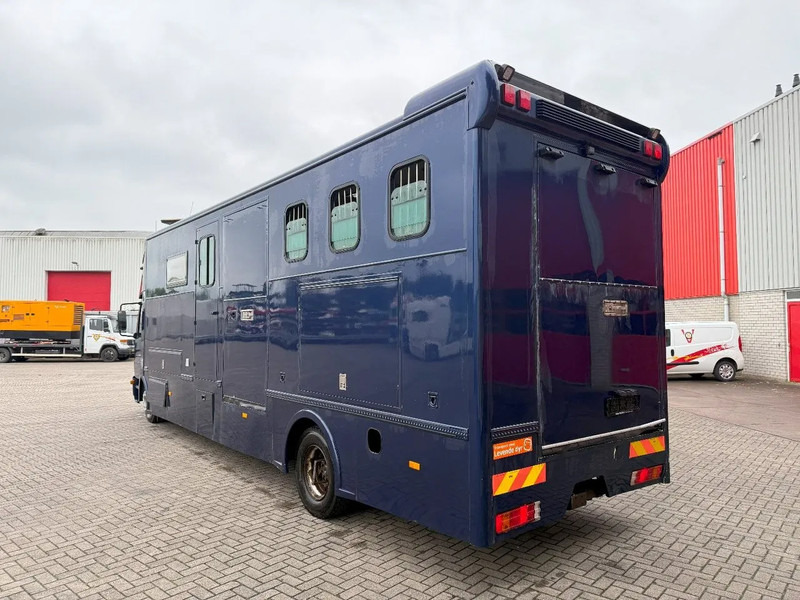 Mercedes-Benz Atego 1223 / ENGINE RUNNING / ONLY:159450 KM / HORSETRUCK / HEATED BOX / WATERTANK / LIVING ROOM / EURO-2 / MANUAL / 1998 - Camion chevaux: photos 3 Mercedes-Benz Atego 1223 / ENGINE RUNNING / ONLY:159450 KM / HORSETRUCK / HEATED BOX / WATERTANK / LIVING ROOM / EURO-2 / MANUAL / 1998 - Camion chevaux: photos 3