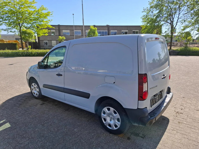 Peugeot Partner 1.6 HDI / TUV:12-01-2026 / AIRCO / CLOSED BOX / MANUAL / EURO-5 b / 2015 - Fourgonnette: photos 3 Peugeot Partner 1.6 HDI / TUV:12-01-2026 / AIRCO / CLOSED BOX / MANUAL / EURO-5 b / 2015 - Fourgonnette: photos 3