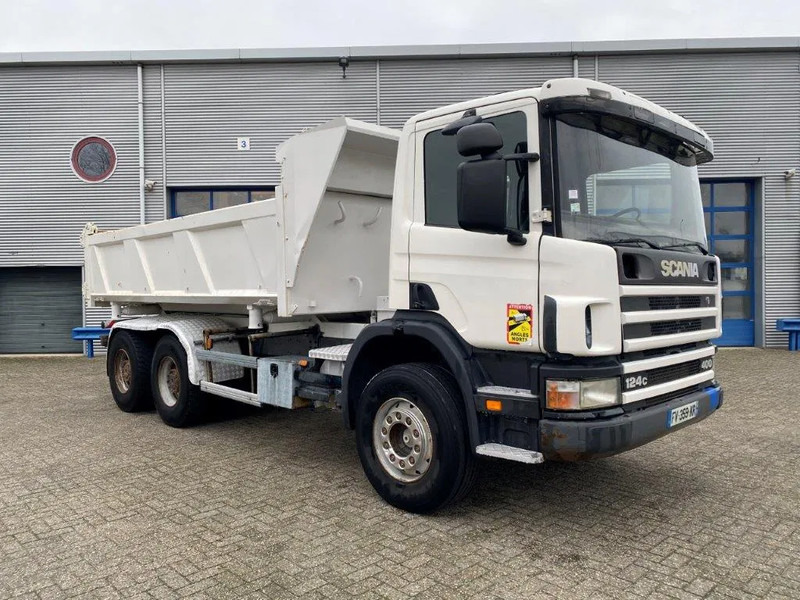 Scania 124-400 / 6X4 / RETARDER / BIG AXLE / FULL STEEL / 2SIDE TIPPER / OLD TACHO / AIRCO / MANUAL / EURO-2 / 2000 - Camion benne: photos 5 Scania 124-400 / 6X4 / RETARDER / BIG AXLE / FULL STEEL / 2SIDE TIPPER / OLD TACHO / AIRCO / MANUAL / EURO-2 / 2000 - Camion benne: photos 5