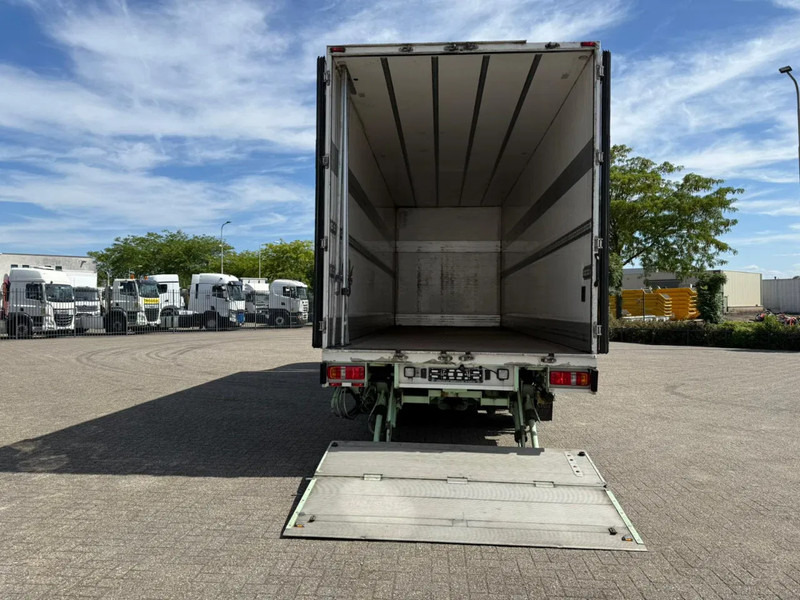 Scania R450 / RETARDER / ISOLATED GERMAN FLOWER COMBI / THROUGH-LOADING SYSTEM / SMART TACHO / 2XPLATFORM / LIFT+LENKACHSE / LWDS / EUR - Camion frigorifique: photos 5 Scania R450 / RETARDER / ISOLATED GERMAN FLOWER COMBI / THROUGH-LOADING SYSTEM / SMART TACHO / 2XPLATFORM / LIFT+LENKACHSE / LWDS / EUR - Camion frigorifique: photos 5