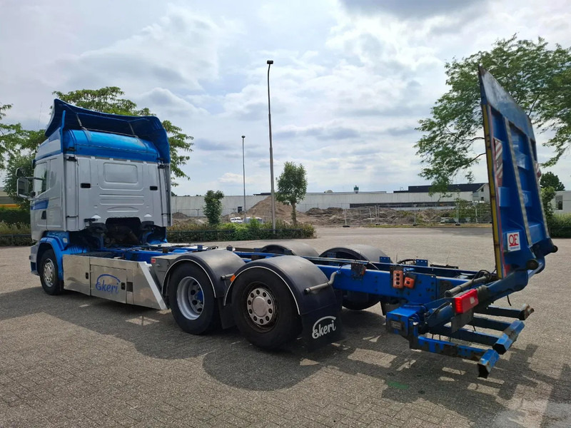 Scania R580 V8 / RETARDER / LIFT+LENKACHSE / FULL-AIR / PLATFORM 2000 KG / LEATHER / AIRCO / AUTOMATIC / EURO-6 / 2015 - Châssis cabine: photos 3 Scania R580 V8 / RETARDER / LIFT+LENKACHSE / FULL-AIR / PLATFORM 2000 KG / LEATHER / AIRCO / AUTOMATIC / EURO-6 / 2015 - Châssis cabine: photos 3