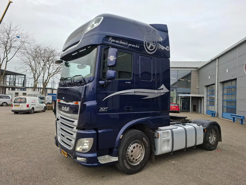 DAF XF106-440 / NL TRUCK / TUV:19-03-2026 / SMART TACHO / ACC / LWDS / FRIDGE / FULL SPOILER / AUTOMATIC / EURO-6 / 2016 - Tracteur routier: photos 1 DAF XF106-440 / NL TRUCK / TUV:19-03-2026 / SMART TACHO / ACC / LWDS / FRIDGE / FULL SPOILER / AUTOMATIC / EURO-6 / 2016 - Tracteur routier: photos 1