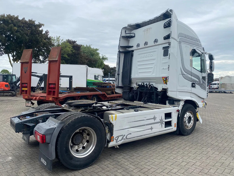 Iveco Stralis 570 XP / ENGINE RUNNING / INTARDER / PARKCOOL / DOUBLE TANK / NAVI / LEATHER / ONLY:749717 KM / ALCOA / EURO-6 / 2017 - Tracteur routier: photos 5 Iveco Stralis 570 XP / ENGINE RUNNING / INTARDER / PARKCOOL / DOUBLE TANK / NAVI / LEATHER / ONLY:749717 KM / ALCOA / EURO-6 / 2017 - Tracteur routier: photos 5