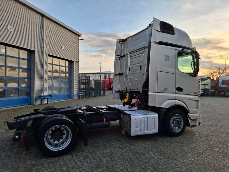 Mercedes-Benz Actros 1842 / NL TRUCK / MEGA / TUV:12-02-2026 / GIGASPACE / ONLY:526303 KM / SMART TACHO / AUTOMATIC / EURO-6 / 2012 - Tracteur routier: photos 5 Mercedes-Benz Actros 1842 / NL TRUCK / MEGA / TUV:12-02-2026 / GIGASPACE / ONLY:526303 KM / SMART TACHO / AUTOMATIC / EURO-6 / 2012 - Tracteur routier: photos 5