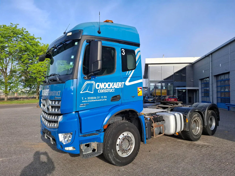 Mercedes-Benz Arocs 2851 / 6X4 / HYDRAULICS / BIG AXLE / ALCOA / AIRCO / AUTOMATIC / EURO-6 / 2015 - Tracteur routier: photos 1 Mercedes-Benz Arocs 2851 / 6X4 / HYDRAULICS / BIG AXLE / ALCOA / AIRCO / AUTOMATIC / EURO-6 / 2015 - Tracteur routier: photos 1