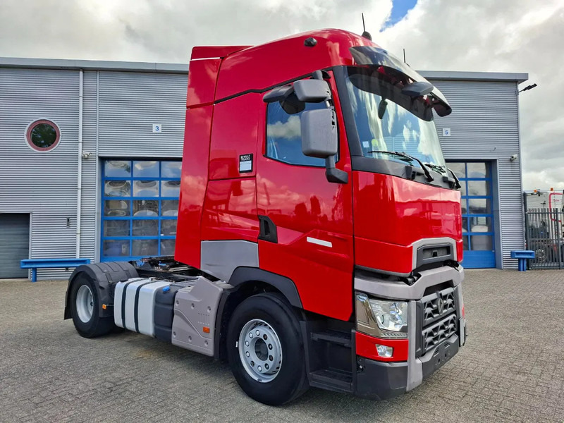 Renault T520 / RETARDER / DOUBLE TANK / TUV:19-03-2026 / PARKCOOL / ACC / LWDS / FRIDGE / AUTOMATIC / EURO-6 / 2019 - Tracteur routier: photos 2 Renault T520 / RETARDER / DOUBLE TANK / TUV:19-03-2026 / PARKCOOL / ACC / LWDS / FRIDGE / AUTOMATIC / EURO-6 / 2019 - Tracteur routier: photos 2