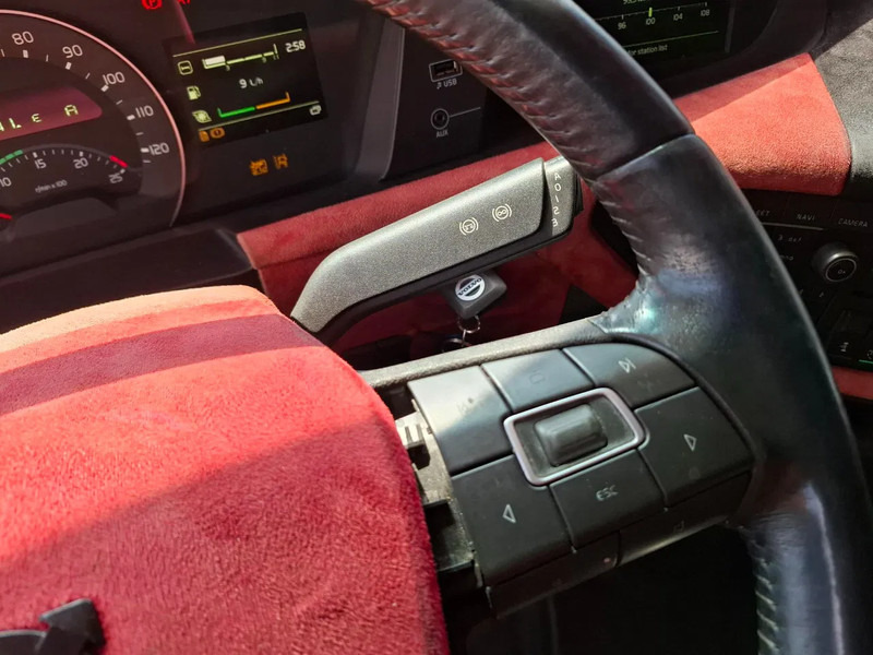 Tracteur routier Volvo FH4-460 / VEB+ / DOUBLE TANK / FRIDGE / AUTOMATIC / EURO-6 / 2018: photos 14 Tracteur routier Volvo FH4-460 / VEB+ / DOUBLE TANK / FRIDGE / AUTOMATIC / EURO-6 / 2018: photos 14