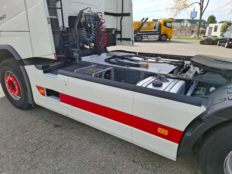 Tracteur routier Volvo FH4-460 / VEB+ / HYDRAULICS / GEN2 V2 SMART TACHO / LWDS / SIDESKIRTS / FRIDGE / EURO-6 / 2018: photos 8 Tracteur routier Volvo FH4-460 / VEB+ / HYDRAULICS / GEN2 V2 SMART TACHO / LWDS / SIDESKIRTS / FRIDGE / EURO-6 / 2018: photos 8