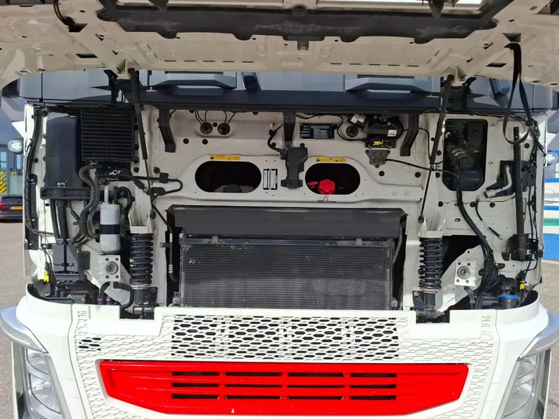 Tracteur routier Volvo FH4-460 / VEB+ / HYDRAULICS / GEN2 V2 SMART TACHO / LWDS / SIDESKIRTS / FRIDGE / EURO-6 / 2018: photos 7 Tracteur routier Volvo FH4-460 / VEB+ / HYDRAULICS / GEN2 V2 SMART TACHO / LWDS / SIDESKIRTS / FRIDGE / EURO-6 / 2018: photos 7