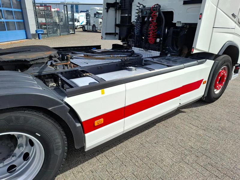 Tracteur routier Volvo FH4-460 / VEB+ / HYDRAULICS / GEN2 V2 SMART TACHO / LWDS / SIDESKIRTS / FRIDGE / EURO-6 / 2018: photos 9 Tracteur routier Volvo FH4-460 / VEB+ / HYDRAULICS / GEN2 V2 SMART TACHO / LWDS / SIDESKIRTS / FRIDGE / EURO-6 / 2018: photos 9