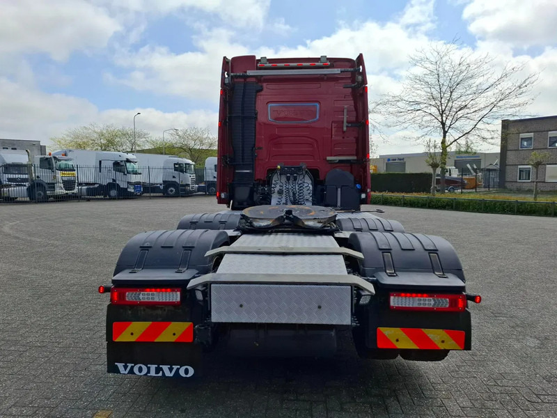 Volvo FH4-540 / 6X4 / BIG AXLE / HYDRAULICS / VEB+ / DYNAMIC STEERING / NAVI / ACC / LWDS / FULL-AIR / LEATHER / AUTOMATIC / EURO-6 / - Tracteur routier: photos 4 Volvo FH4-540 / 6X4 / BIG AXLE / HYDRAULICS / VEB+ / DYNAMIC STEERING / NAVI / ACC / LWDS / FULL-AIR / LEATHER / AUTOMATIC / EURO-6 / - Tracteur routier: photos 4