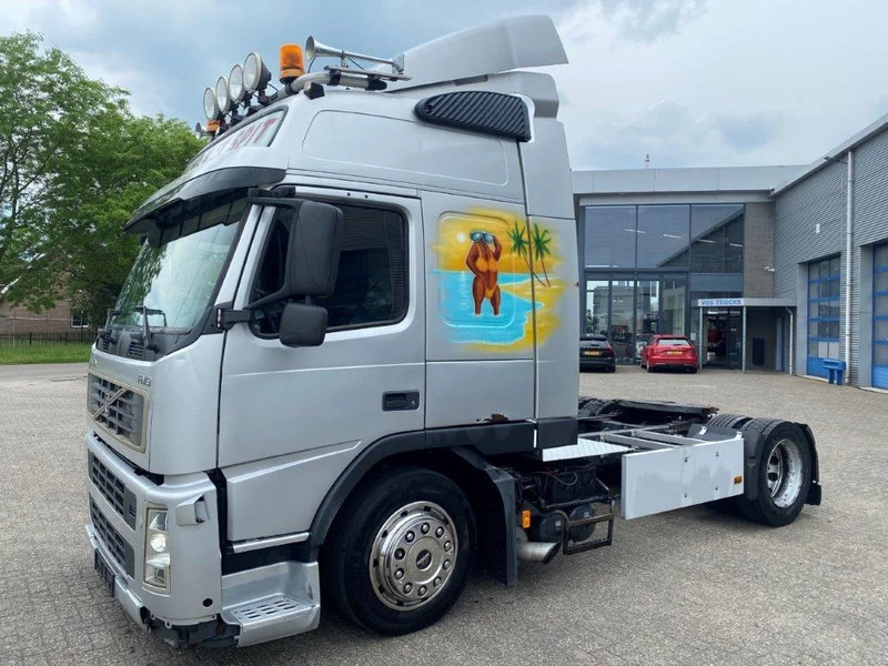 Volvo FM9-300 / MEGA / FULL-AIR / XENON / ONLY:372618KM / MANUAL / EURO-3 / 2004 - Tracteur routier: photos 1 Volvo FM9-300 / MEGA / FULL-AIR / XENON / ONLY:372618KM / MANUAL / EURO-3 / 2004 - Tracteur routier: photos 1