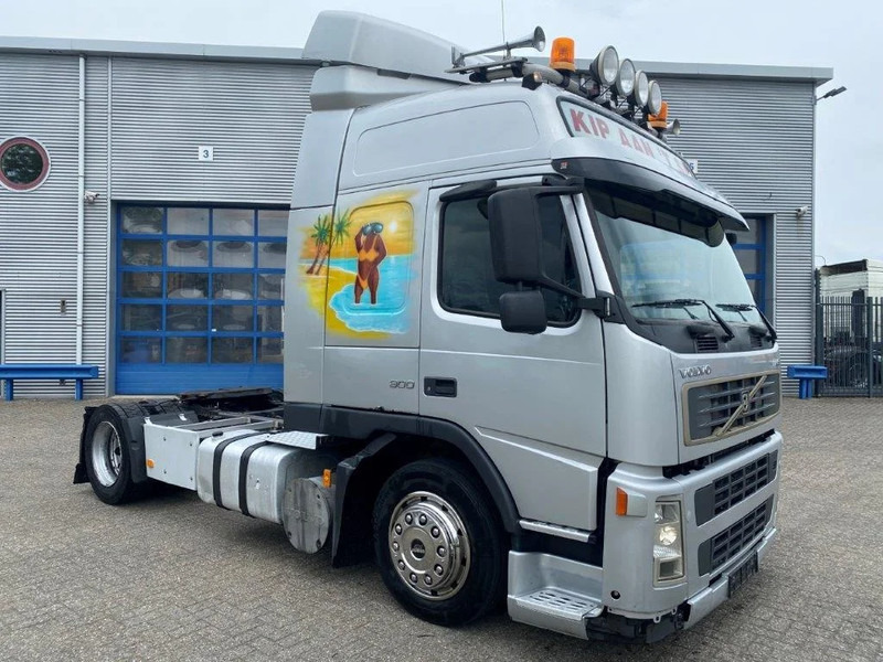 Volvo FM9-300 / MEGA / FULL-AIR / XENON / ONLY:372618KM / MANUAL / EURO-3 / 2004 - Tracteur routier: photos 2 Volvo FM9-300 / MEGA / FULL-AIR / XENON / ONLY:372618KM / MANUAL / EURO-3 / 2004 - Tracteur routier: photos 2