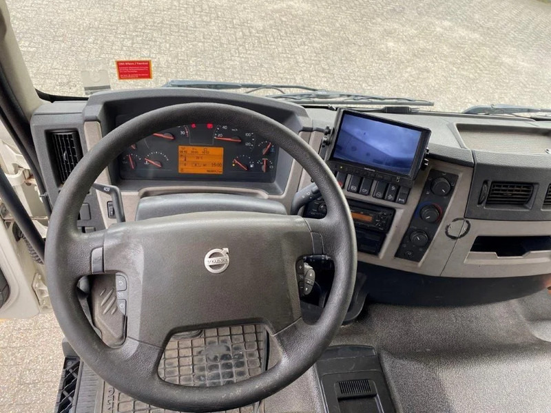 Camion fourgon Volvo FE320 ONLY-463904-KM / CLOSED BOX / LOAD LIFT / AUTOMATIC / SIDE DOORS / EURO-6 / 2014: photos 15 Camion fourgon Volvo FE320 ONLY-463904-KM / CLOSED BOX / LOAD LIFT / AUTOMATIC / SIDE DOORS / EURO-6 / 2014: photos 15