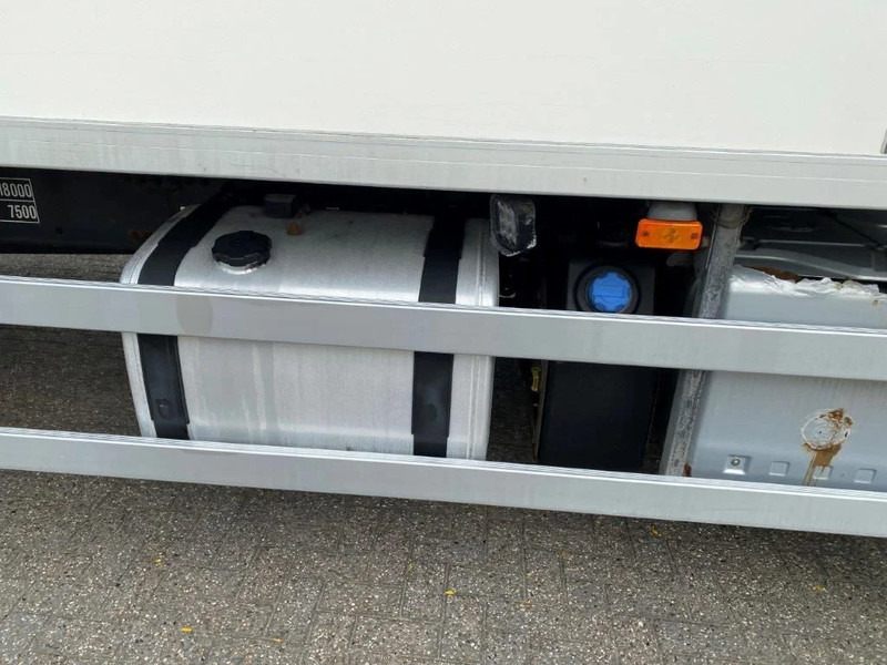 Camion fourgon Volvo FE320 ONLY-463904-KM / CLOSED BOX / LOAD LIFT / AUTOMATIC / SIDE DOORS / EURO-6 / 2014: photos 13 Camion fourgon Volvo FE320 ONLY-463904-KM / CLOSED BOX / LOAD LIFT / AUTOMATIC / SIDE DOORS / EURO-6 / 2014: photos 13