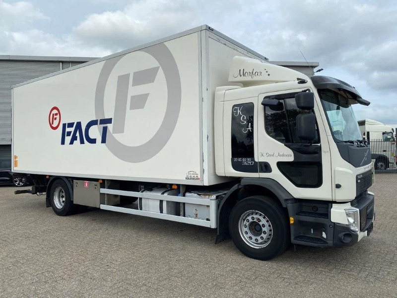 Volvo FE320 ONLY-463904-KM / CLOSED BOX / LOAD LIFT / AUTOMATIC / SIDE DOORS / EURO-6 / 2014 - Camion fourgon: photos 2 Volvo FE320 ONLY-463904-KM / CLOSED BOX / LOAD LIFT / AUTOMATIC / SIDE DOORS / EURO-6 / 2014 - Camion fourgon: photos 2