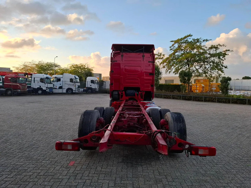 Volvo FH16-750 / BIG AXLE / VEB+ / ONLY:679711 KM / DYNAMIC STEERING / NAVI / LWDS / FULL-AIR / AUTOMATIC / EURO-6 / 2018 - Châssis cabine: photos 4 Volvo FH16-750 / BIG AXLE / VEB+ / ONLY:679711 KM / DYNAMIC STEERING / NAVI / LWDS / FULL-AIR / AUTOMATIC / EURO-6 / 2018 - Châssis cabine: photos 4