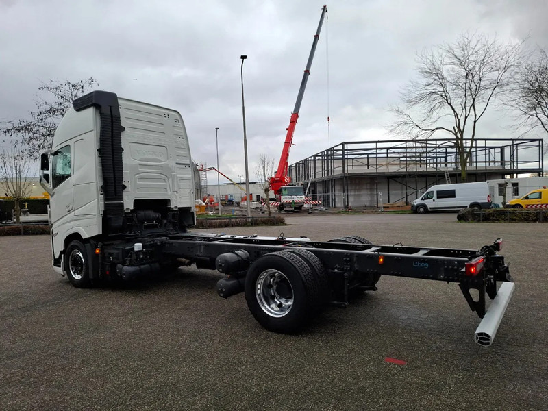 Volvo FH5-500 / XL / VEB+ / I-SAVE / I-PARKCOOL / ONLY:175784 KM / GERMAN TRUCK / FULL-AIR / WB:490 / ALCOA / LEATHER / 2023 - Châssis cabine: photos 3 Volvo FH5-500 / XL / VEB+ / I-SAVE / I-PARKCOOL / ONLY:175784 KM / GERMAN TRUCK / FULL-AIR / WB:490 / ALCOA / LEATHER / 2023 - Châssis cabine: photos 3
