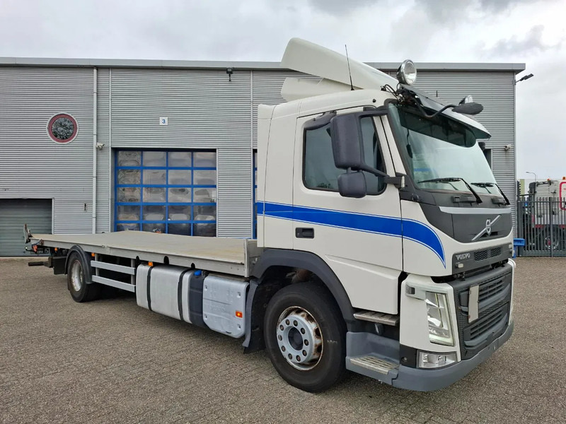 Volvo FM11-330 / ONLY:376356 KM / NAVI / FULL-AIR / LWDS / AIRCO / AUTOMATIC / EURO-6 / 2016 - Châssis cabine: photos 2 Volvo FM11-330 / ONLY:376356 KM / NAVI / FULL-AIR / LWDS / AIRCO / AUTOMATIC / EURO-6 / 2016 - Châssis cabine: photos 2
