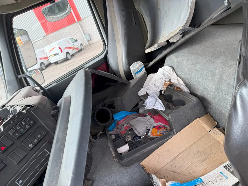 Châssis cabine Volvo FMX 450 / ENGINE RUNNING / 8X4 / VEB / ONLY:260642 KM / PTO / LIFT+LENKACHSE / ALCOA / AUTOMATIC / EURO-6 / 2014: photos 17 Châssis cabine Volvo FMX 450 / ENGINE RUNNING / 8X4 / VEB / ONLY:260642 KM / PTO / LIFT+LENKACHSE / ALCOA / AUTOMATIC / EURO-6 / 2014: photos 17