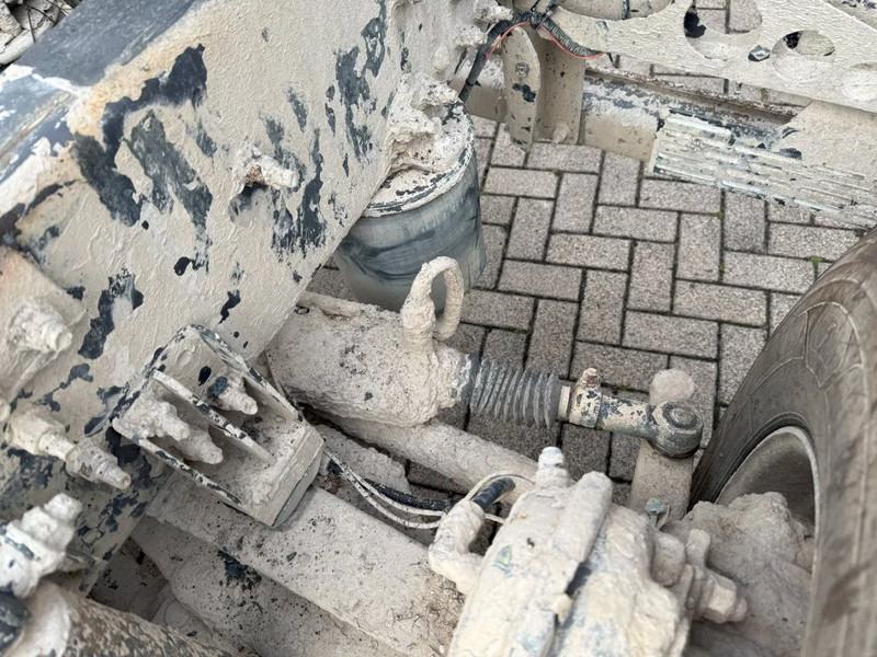 Châssis cabine Volvo FMX 450 / ENGINE RUNNING / 8X4 / VEB / ONLY:260642 KM / PTO / LIFT+LENKACHSE / ALCOA / AUTOMATIC / EURO-6 / 2014: photos 11 Châssis cabine Volvo FMX 450 / ENGINE RUNNING / 8X4 / VEB / ONLY:260642 KM / PTO / LIFT+LENKACHSE / ALCOA / AUTOMATIC / EURO-6 / 2014: photos 11