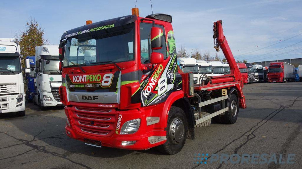 DAF CF 370 FA Day Cab EURO 6 řetězový nosič kontejnerů AK12 - Camion multibenne: photos 2 DAF CF 370 FA Day Cab EURO 6 řetězový nosič kontejnerů AK12 - Camion multibenne: photos 2