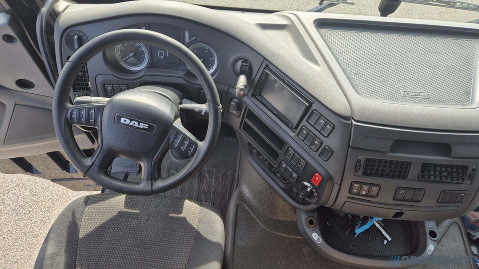 DAF XF 460 FT LOW DECK SC EURO 6 - Tracteur routier: photos 4 DAF XF 460 FT LOW DECK SC EURO 6 - Tracteur routier: photos 4