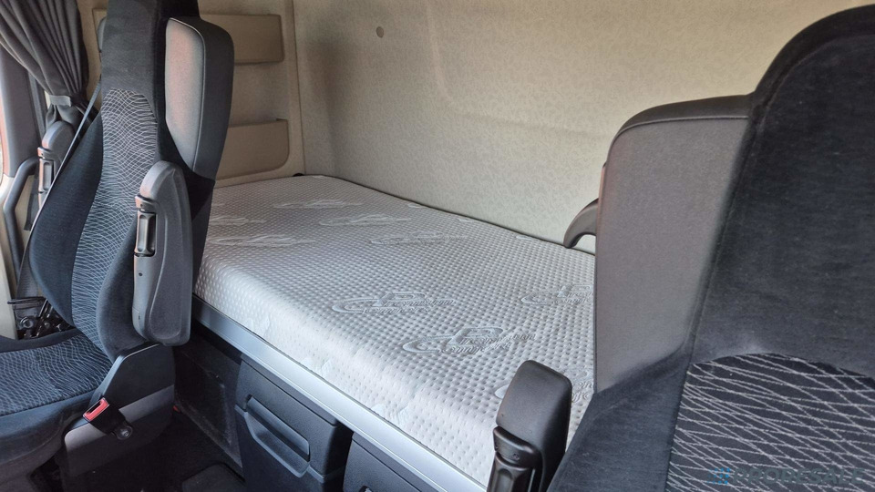 MERCEDES-BENZ ACTROS 1845 LS GIGA SPACE EURO 6 - Tracteur routier: photos 5 MERCEDES-BENZ ACTROS 1845 LS GIGA SPACE EURO 6 - Tracteur routier: photos 5